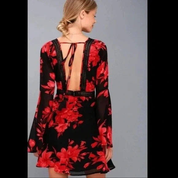Lulu’s Feel the Love Black & Red Floral Print Bell Sleeve Size S - Picture 5 of 16